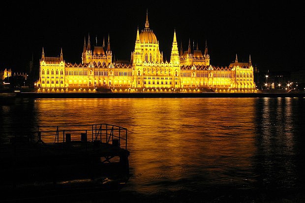 Neplánonovaný vjezd do Budapešti - palác parlamentu