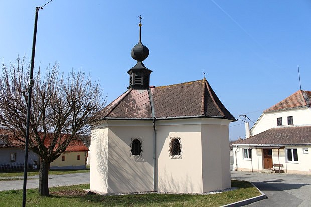 Libákovice, pozdně barokní kaple